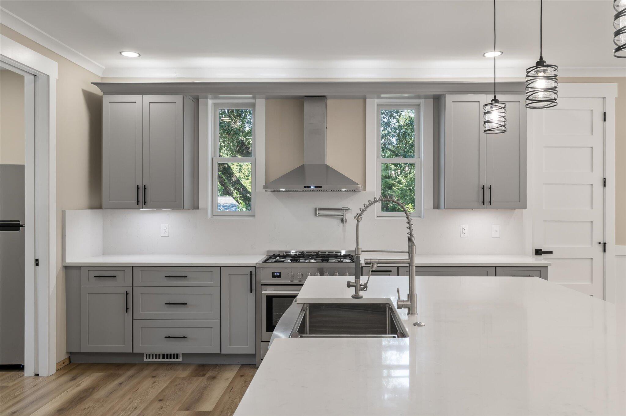 1216 Old Towne Road Charleston, SC 29407 - Photo 12 of 60 36" gas range