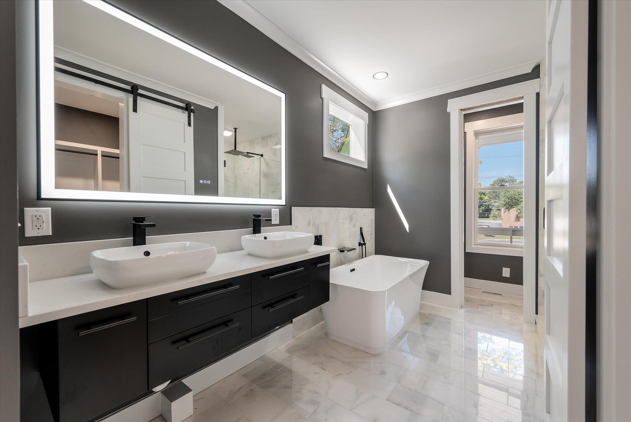 1216 Old Towne Road Charleston, SC 29407 - Photo 18 of 60 Primary bathroom