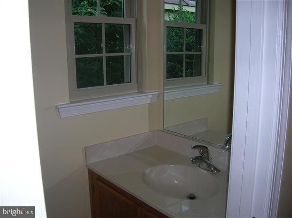 3325 Sea Port Way Silver Spring, MD 20902 - Photo 12 of 28 Bath
