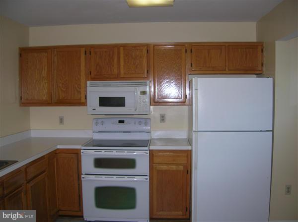3325 Sea Port Way Silver Spring, MD 20902 - Photo 13 of 28 Kitchen