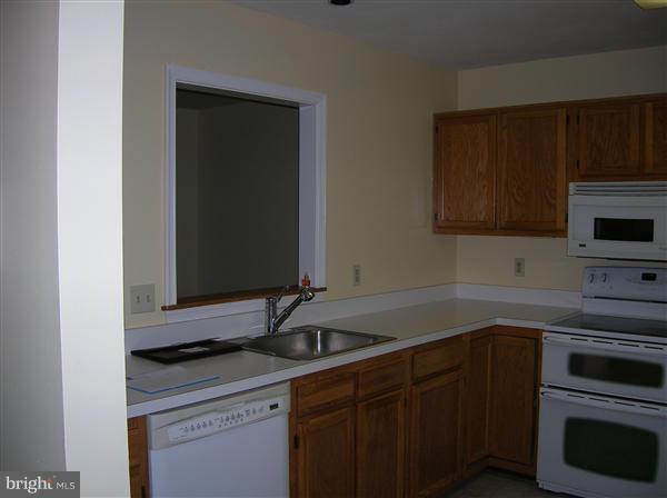 3325 Sea Port Way Silver Spring, MD 20902 - Photo 14 of 28 Kitchen