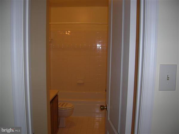3325 Sea Port Way Silver Spring, MD 20902 - Photo 4 of 28 Bath