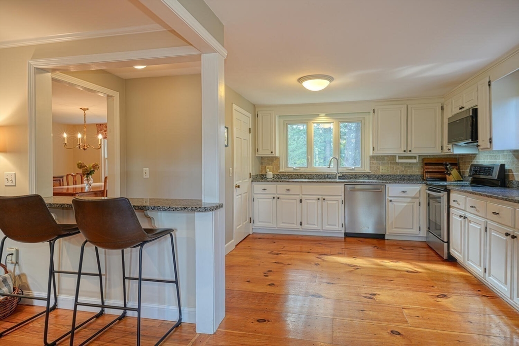 32 Saddlebrook Road Sherborn, MA 01770 - Photo 8 of 40 Gallery Image 8