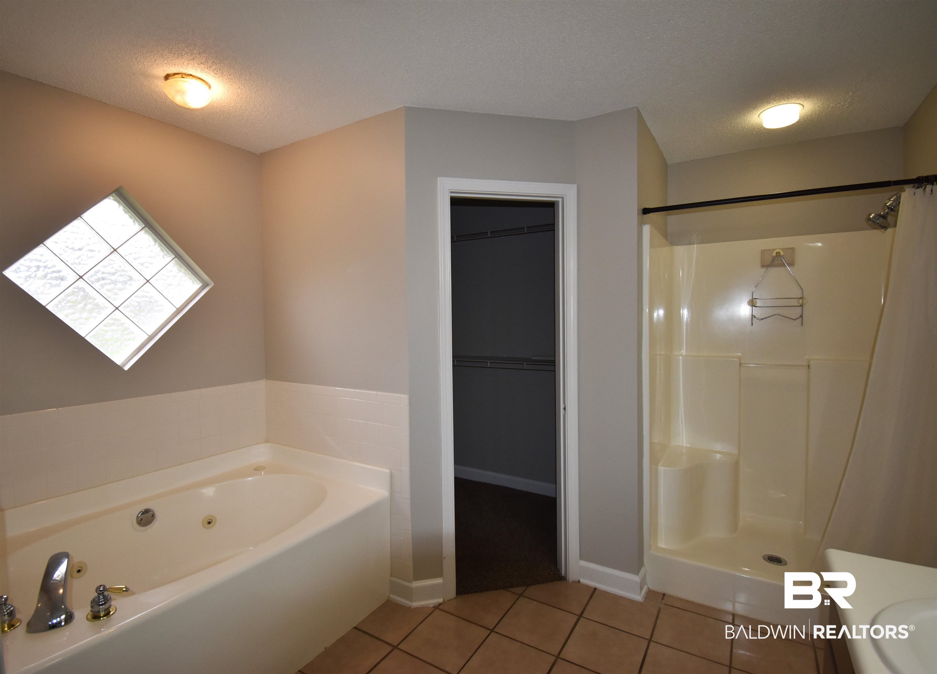 1103 Longleaf Street Foley, AL 36535 - Photo 14 of 21 Primary Bath