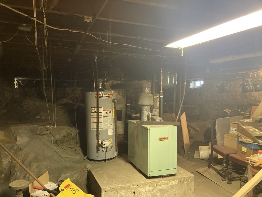 274 Plantation Street Worcester, MA 01604 - Photo 24 of 27 a bathroom with a shower