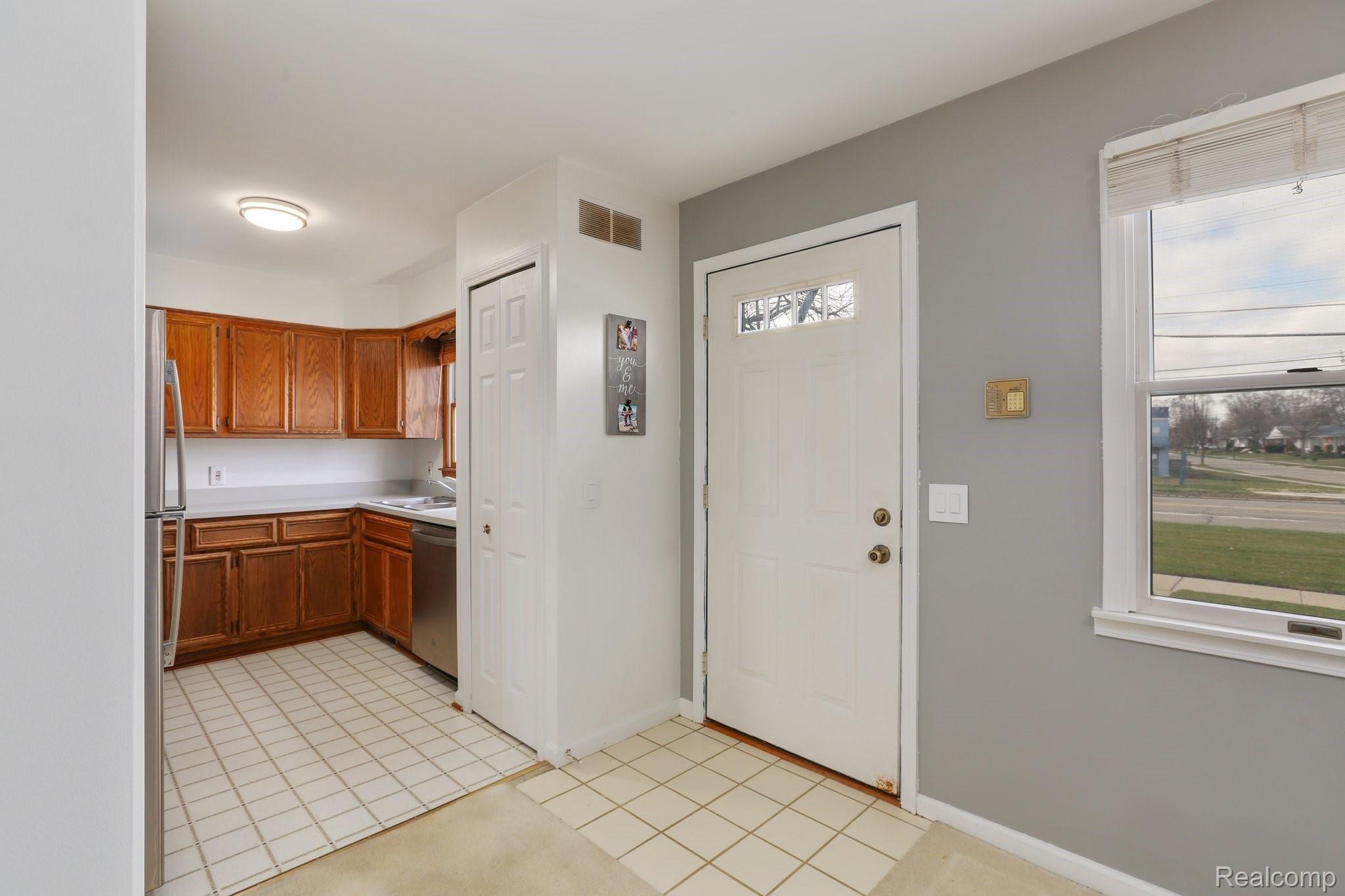 4412 South Rochester Road Royal Oak, MI 48073 - Photo 10 of 31 4412 Rochester Road - 19.jpg
