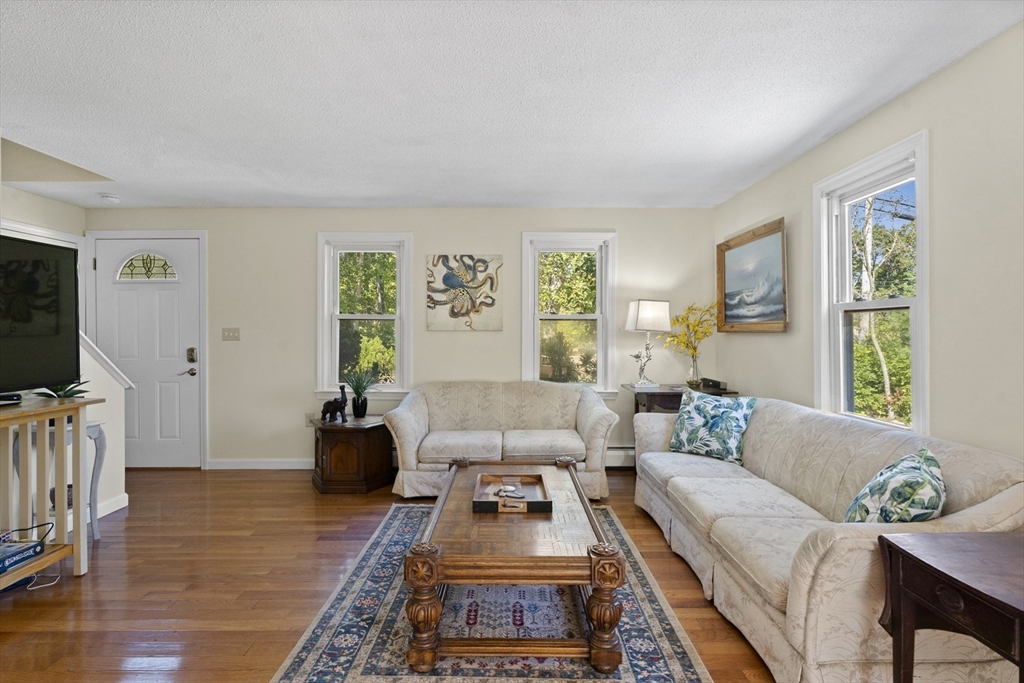 793 Blacksmith Shop Road Falmouth, MA 02536 - Photo 4 of 26 Gallery Image 4