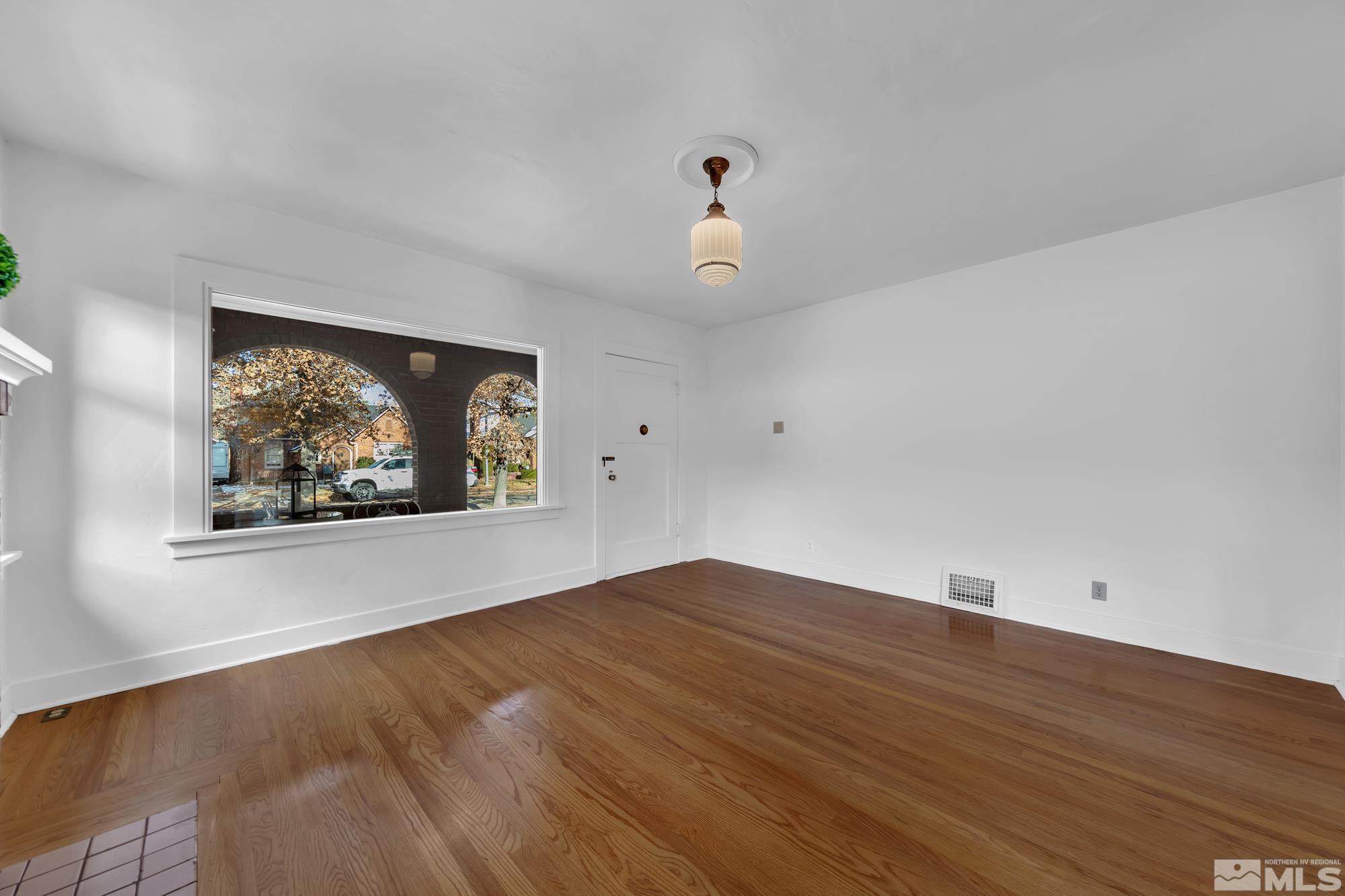 650 Manor Drive Reno, NV 89509 - Photo 8 of 37 Photo 8