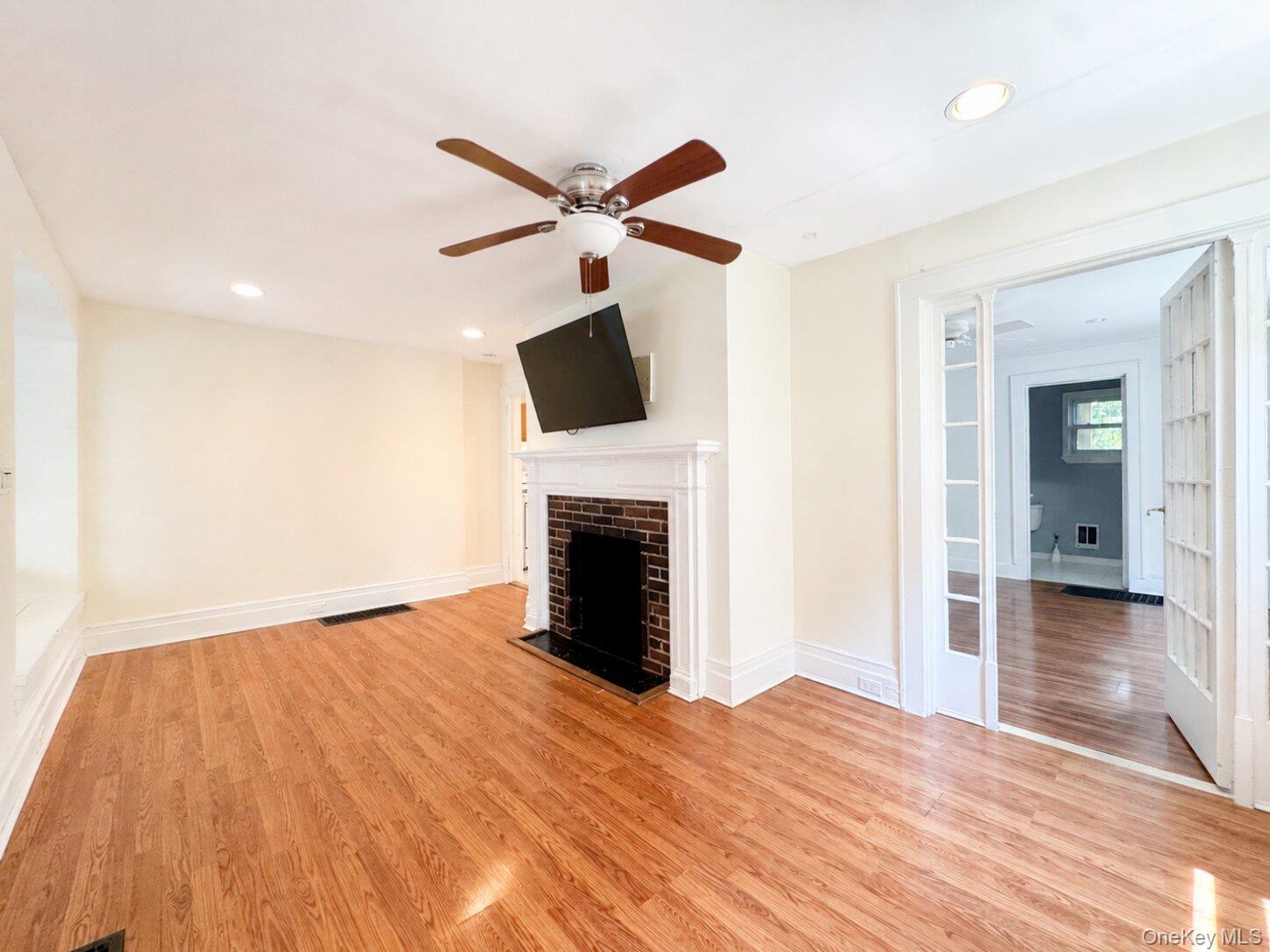 113 Rhodes Street New Rochelle, NY 10801 - Photo 5 of 32