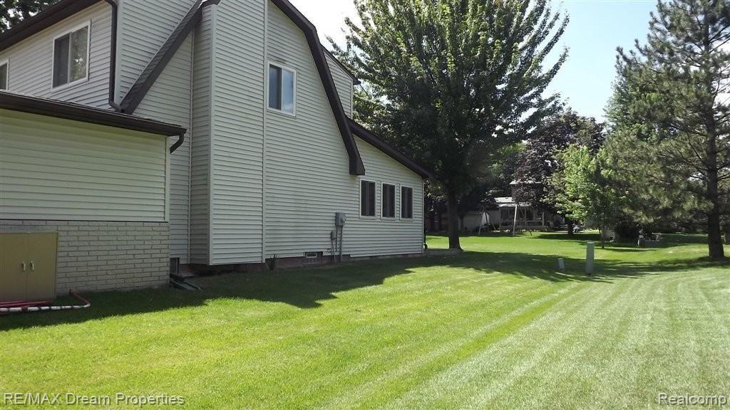 22709 Winfield Road Novi, MI 48375 - Photo 22 of 25 DSCF2722.JPG