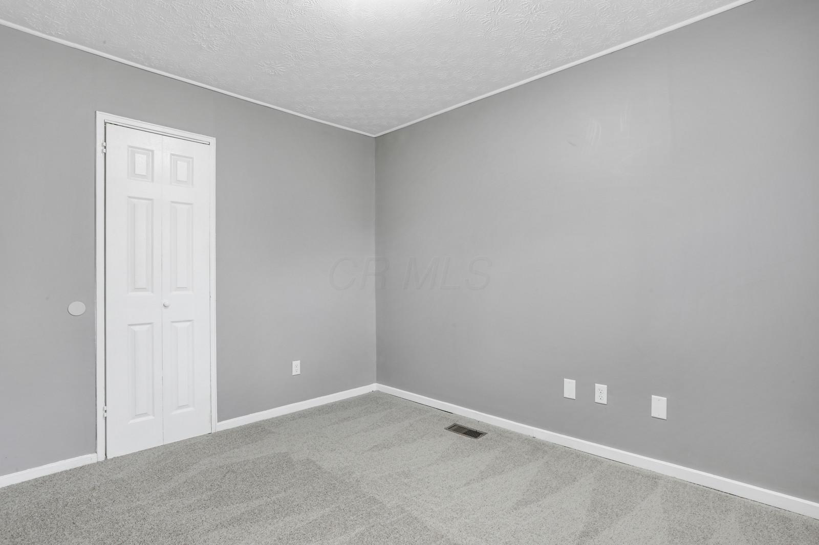 1000 Colgate Road Whitehall, OH 43213 - Photo 8 of 12