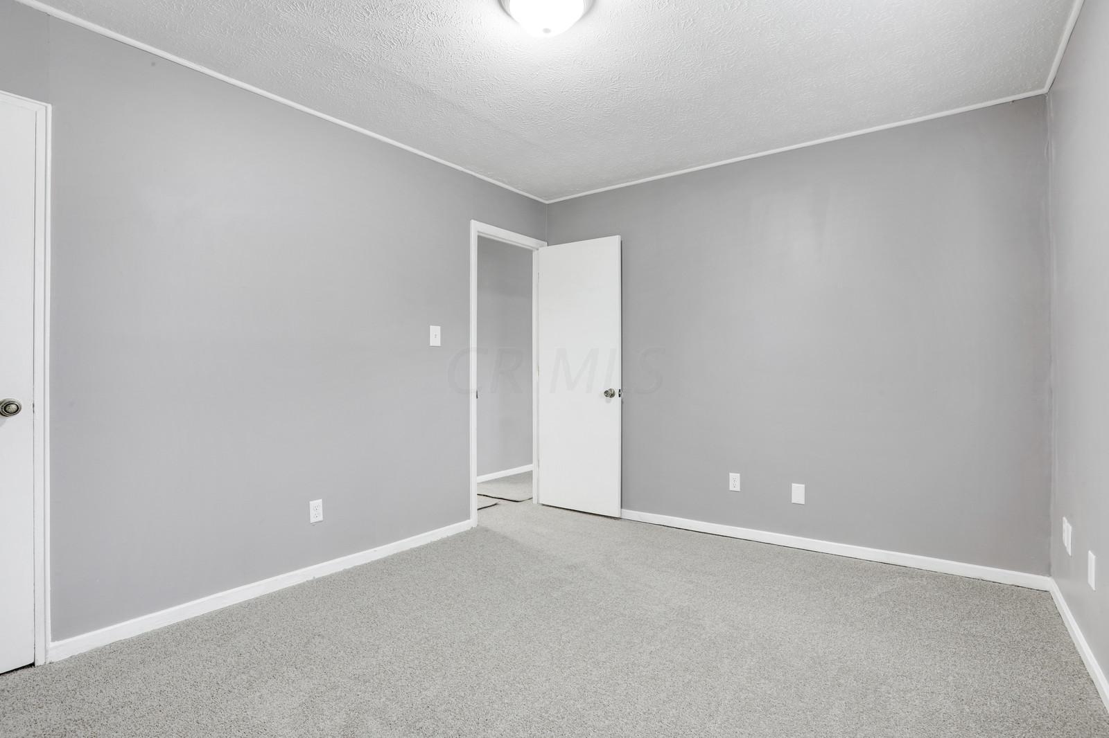 1000 Colgate Road Whitehall, OH 43213 - Photo 10 of 12