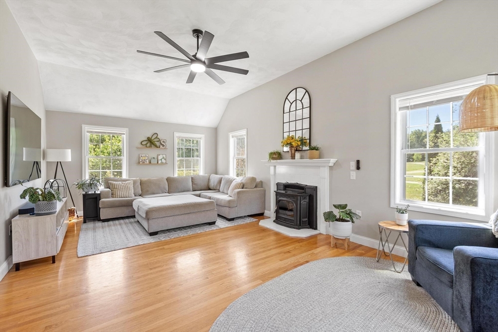 98 North End Road Townsend, MA 01469 - Photo 15 of 42