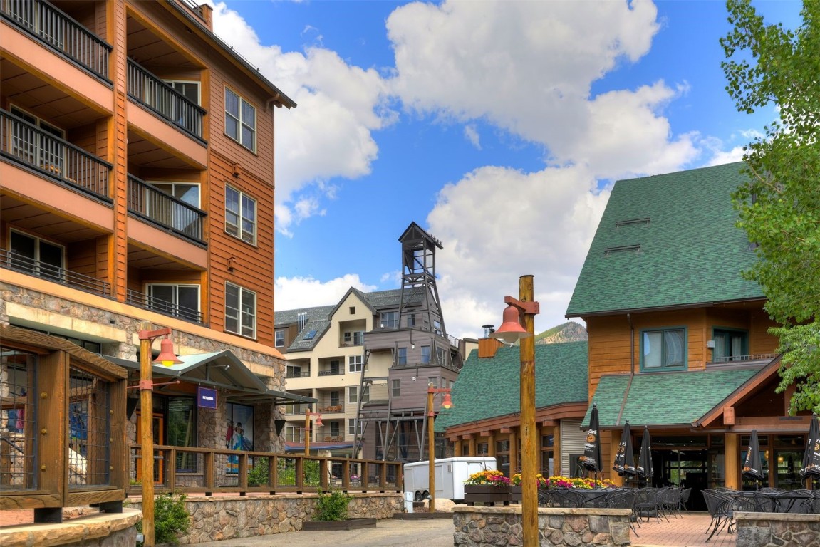 91 River Run Road, Unit 8137 Keystone, CO 80435 - Photo 34 of 37 a front view of a multi story building