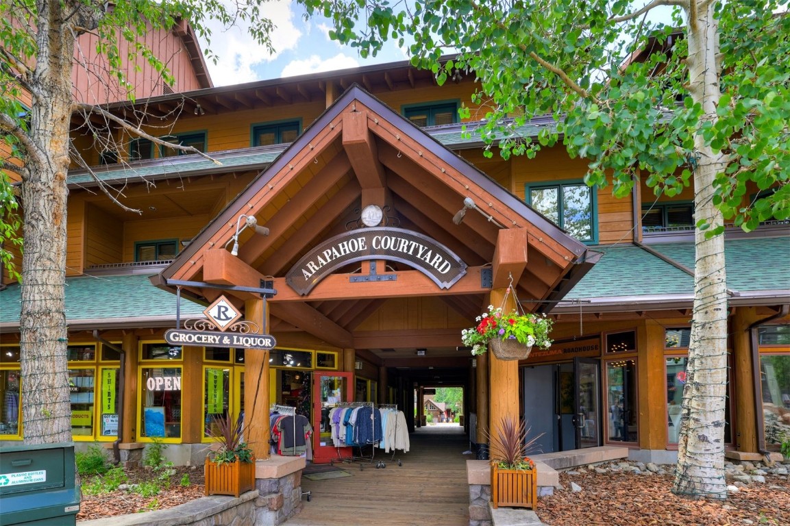 91 River Run Road, Unit 8137 Keystone, CO 80435 - Photo 37 of 37 a view of a cafe with a outdoor seating