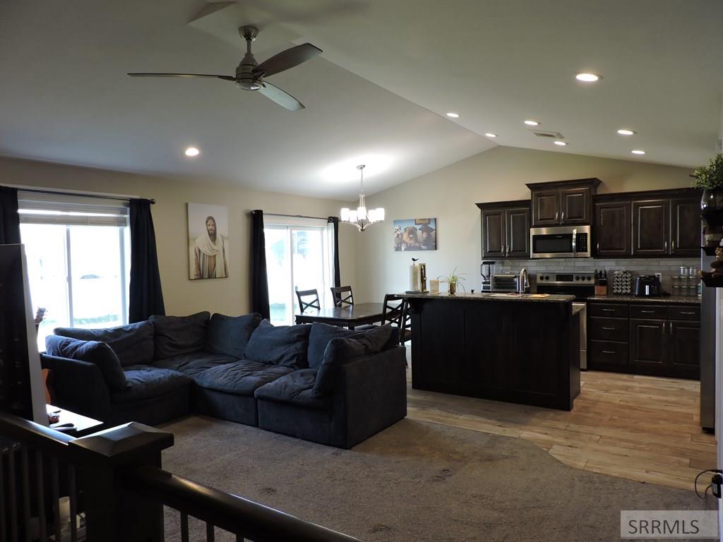 605 Boulder Street Rigby, ID 83442 - Photo 4 of 49 Great Room