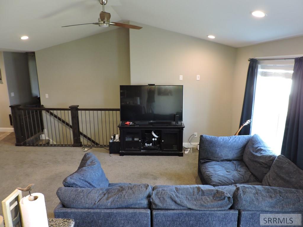 605 Boulder Street Rigby, ID 83442 - Photo 5 of 49 Living room