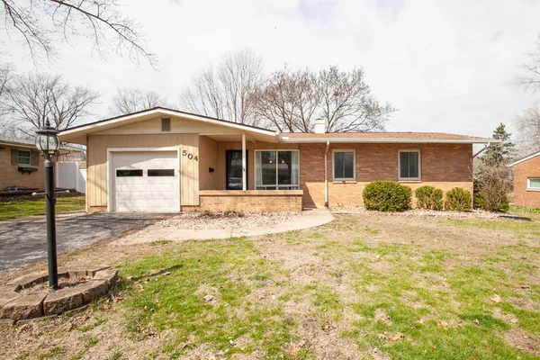 $215,000 | 504 Radliff Road, Bloomington, IL 61701