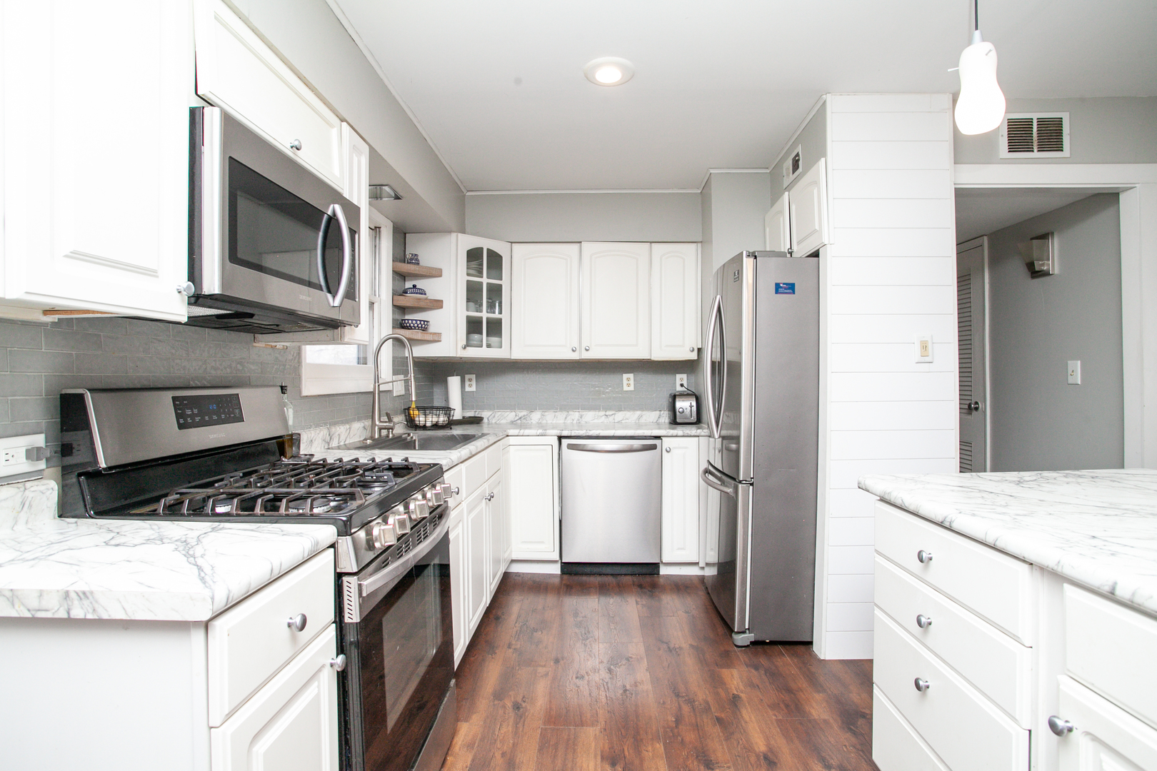 504 Radliff Road Bloomington, IL 61701 - Photo 8 of 16