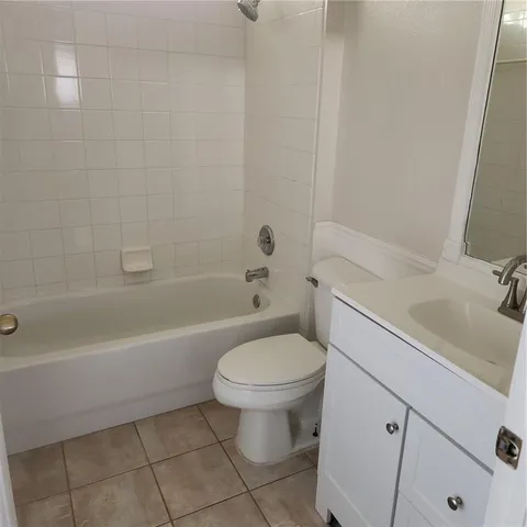 $1,950 | 28525 Seashell Court, Zephyrhills, FL 33545