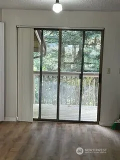 $1,400 | 1101 Southwest Harrier Circle, Unit 202, Oak Harbor, WA 98277