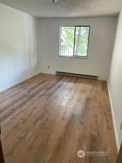 $1,400 | 1101 Southwest Harrier Circle, Unit 202, Oak Harbor, WA 98277