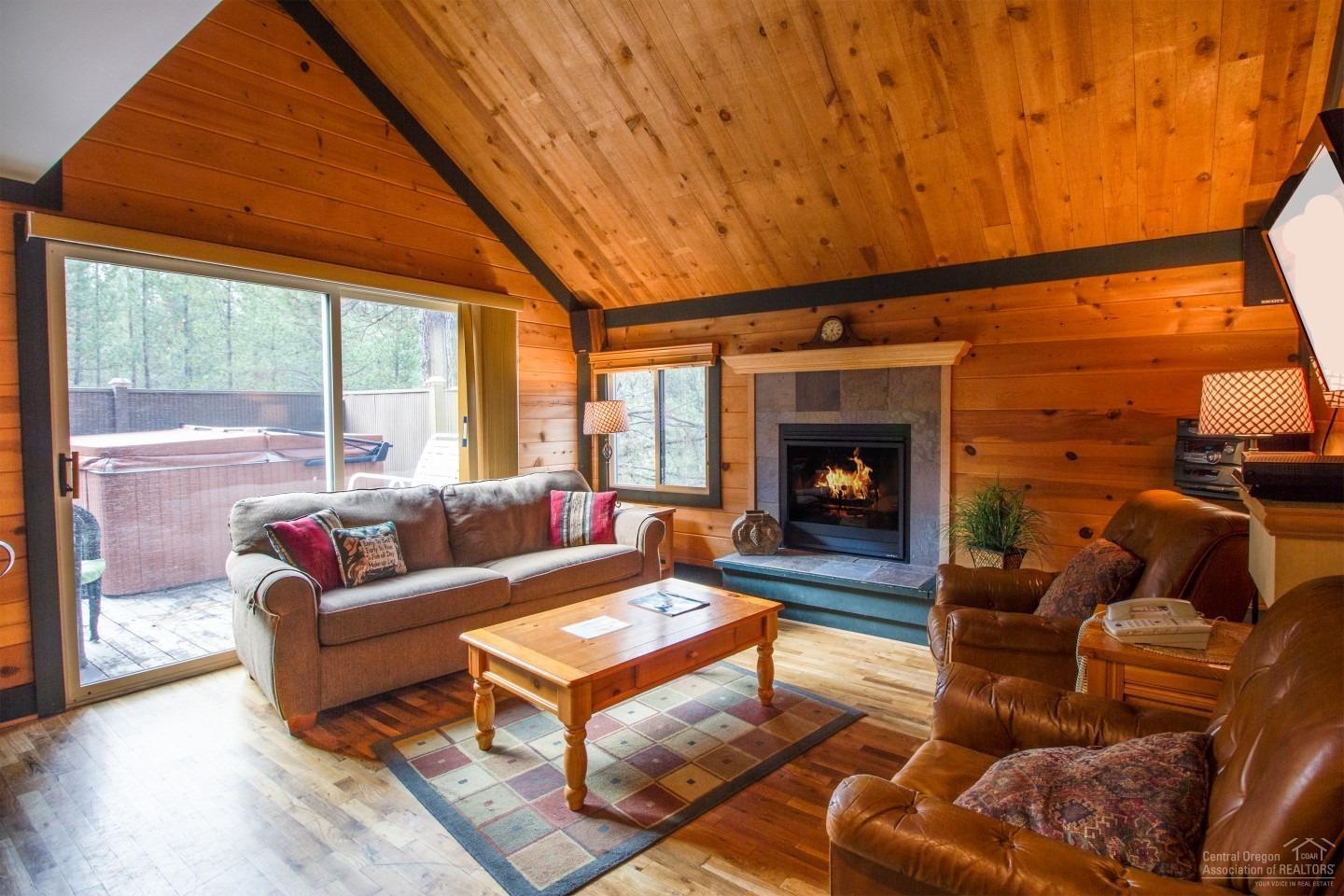 57389 Overlook Road Sunriver, OR 97707 - Photo 2 of 16 Gallery Image 2
