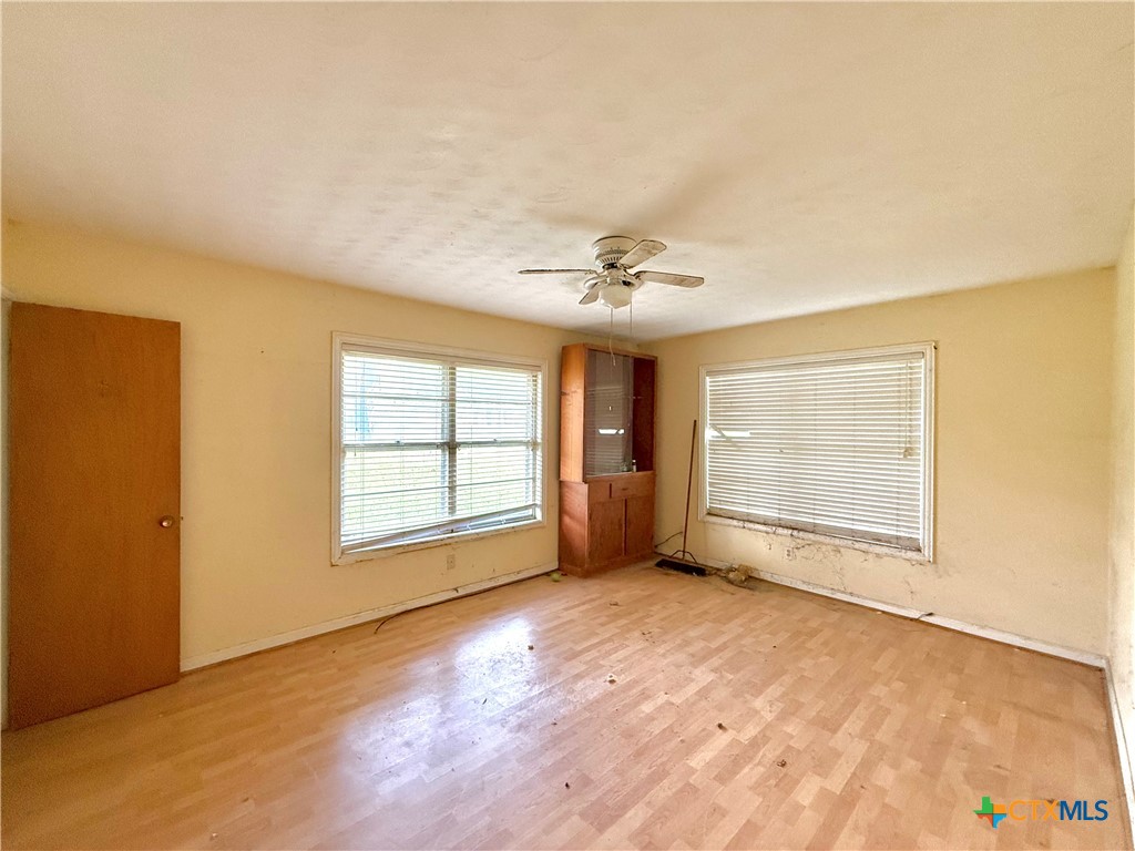 301 Angus Street Victoria, TX 77904 - Photo 12 of 19