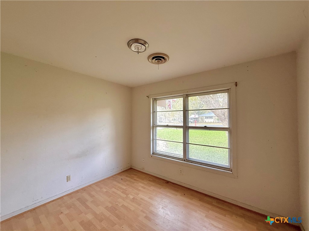 301 Angus Street Victoria, TX 77904 - Photo 14 of 19