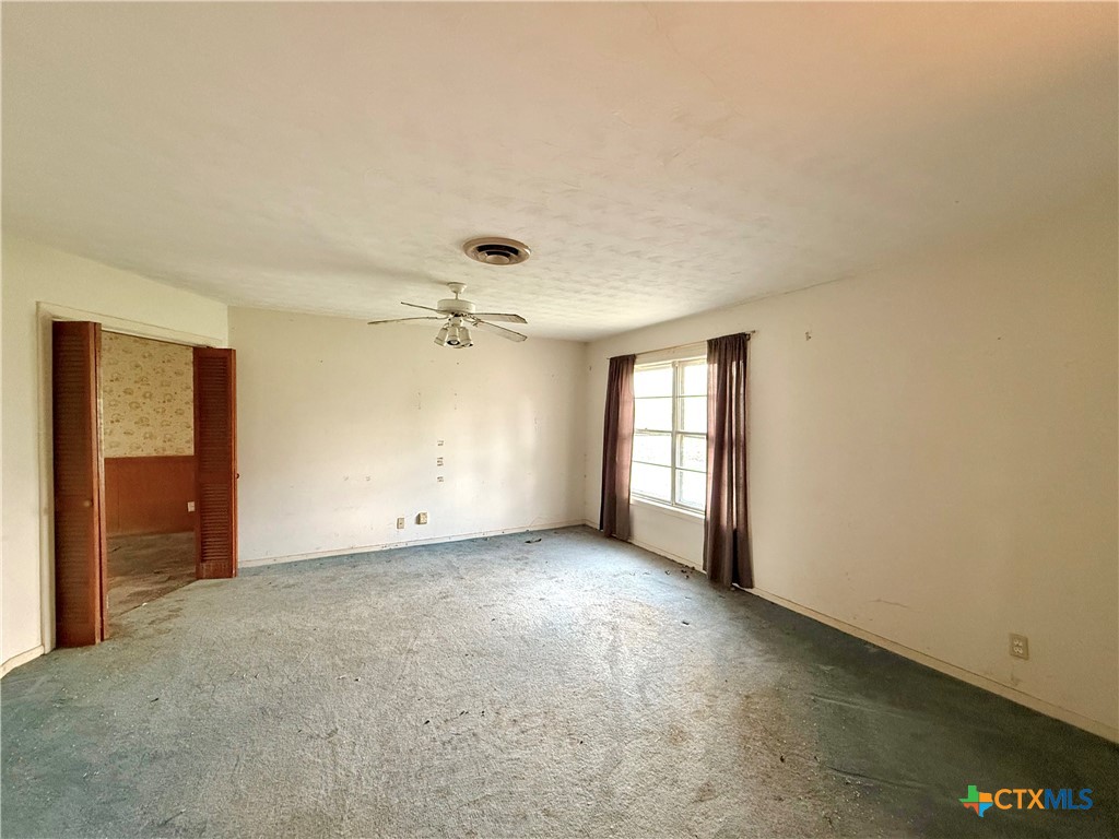 301 Angus Street Victoria, TX 77904 - Photo 15 of 19