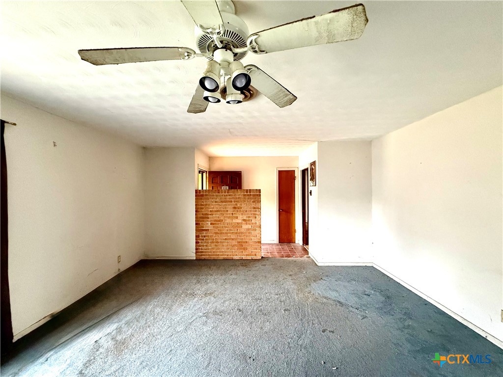 301 Angus Street Victoria, TX 77904 - Photo 6 of 19