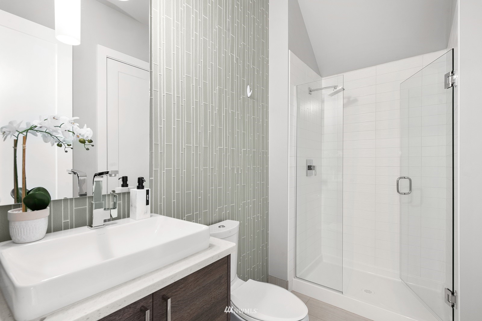 15405 Southeast 132nd Street Renton, WA 98059 - Photo 5 of 37 Gallery Image 5