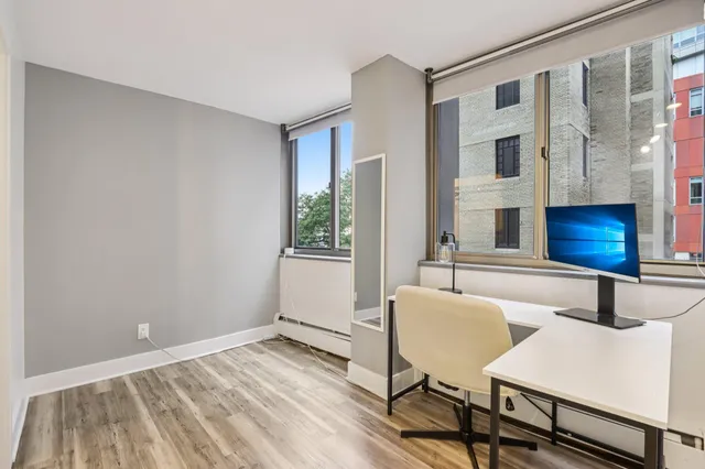 $329,500 | 1919 North Summit Avenue, Unit 1D, Milwaukee, WI 53202