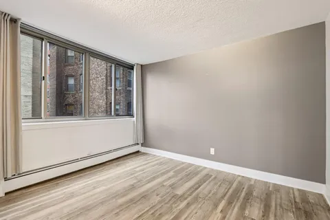 $329,500 | 1919 North Summit Avenue, Unit 1D, Milwaukee, WI 53202