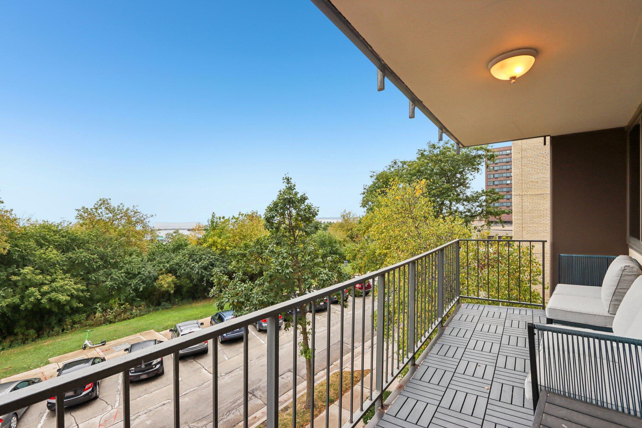 1919 North Summit Avenue, Unit 1D Milwaukee, WI 53202 - Photo 21 of 37 34-web-or-mls-N Summit Ave 1D-S1410-034