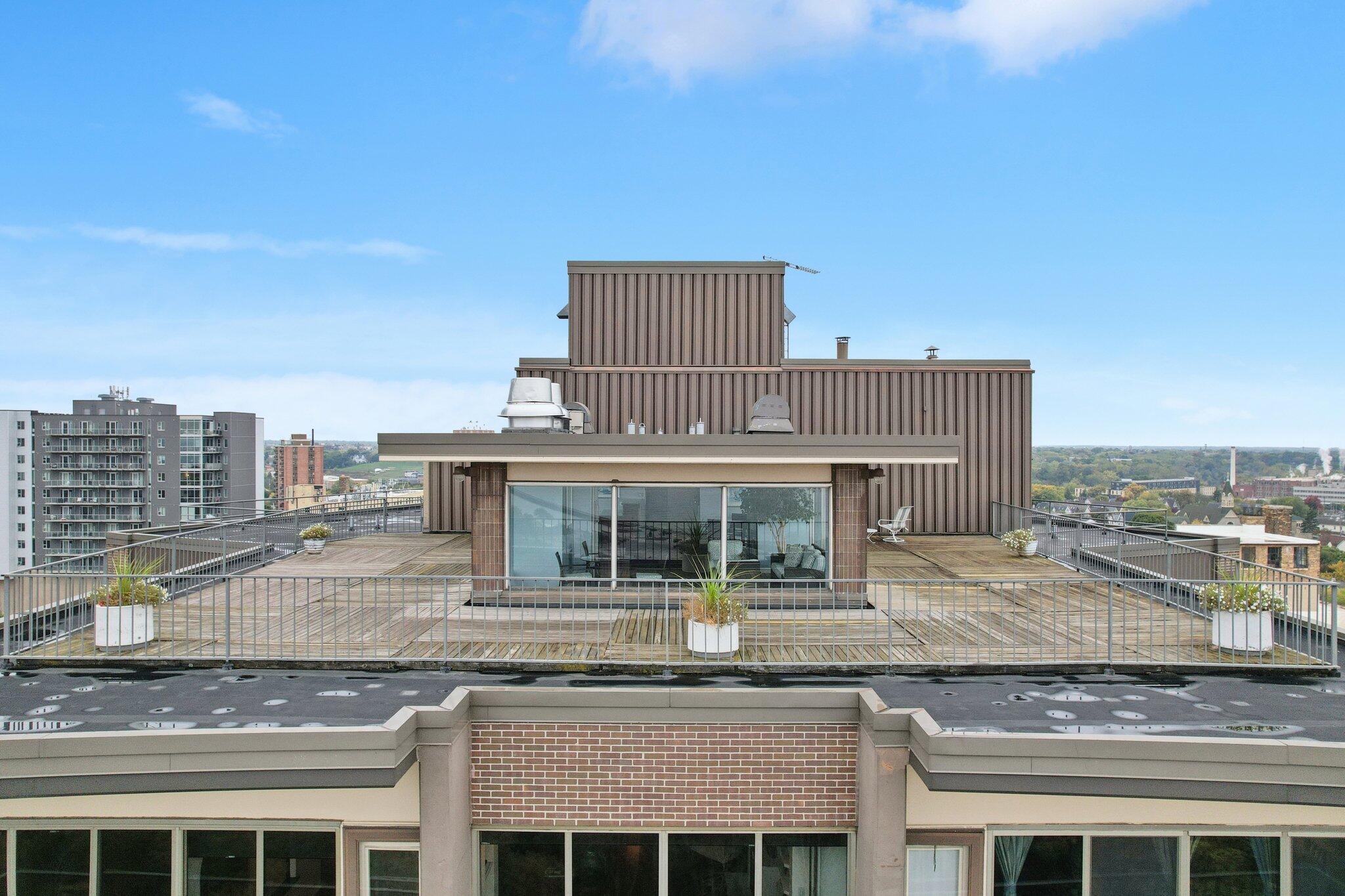 1919 North Summit Avenue, Unit 1D Milwaukee, WI 53202 - Photo 27 of 37 49-web-or-mls-N Summit Ave 1D-1410-901