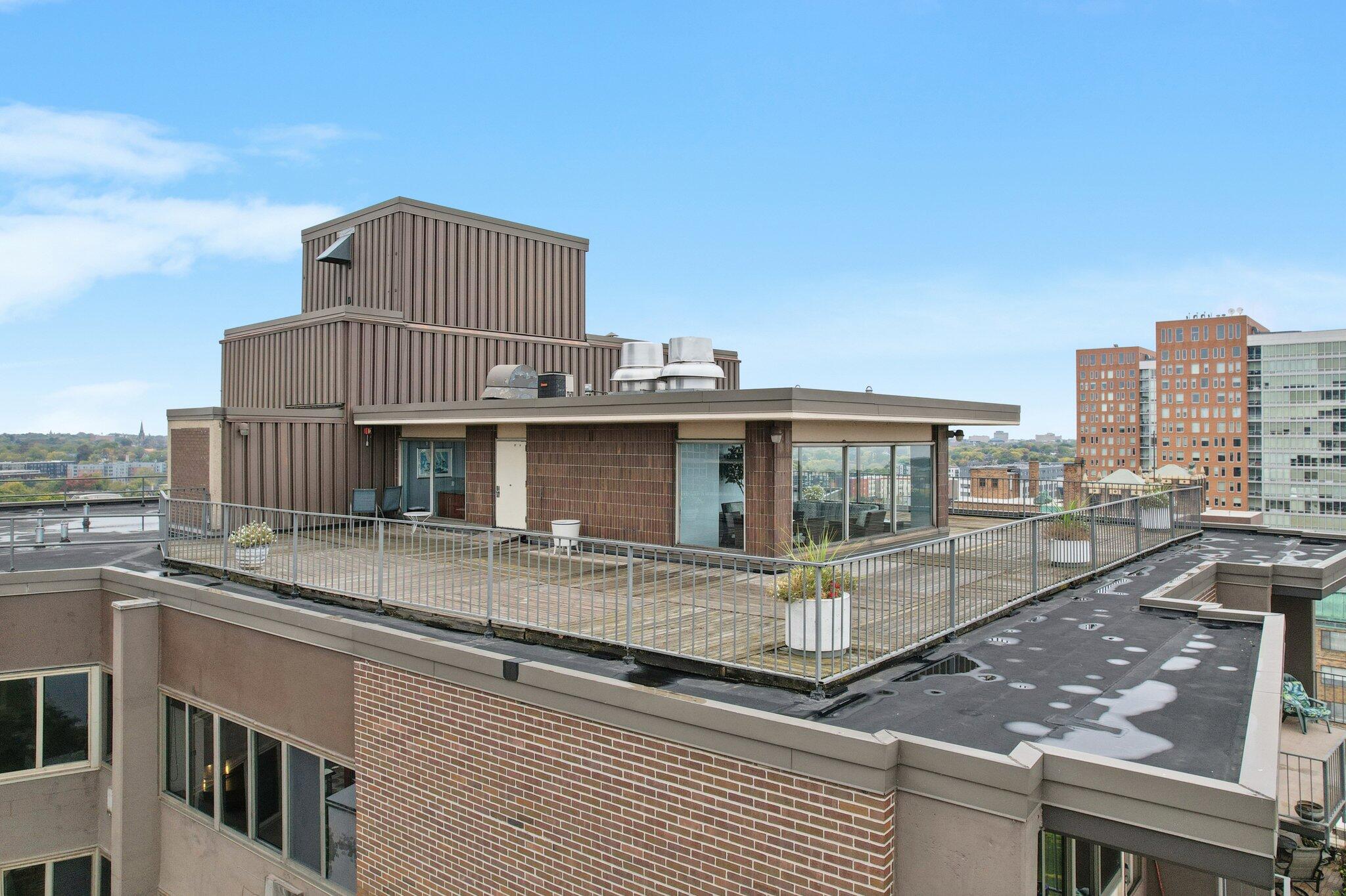 1919 North Summit Avenue, Unit 1D Milwaukee, WI 53202 - Photo 28 of 37 51-web-or-mls-N Summit Ave 1D-1410-903