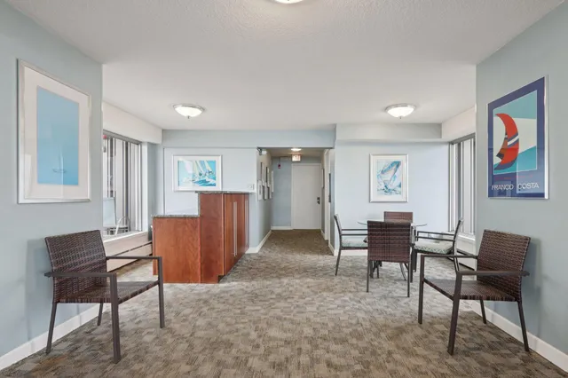 $329,500 | 1919 North Summit Avenue, Unit 1D, Milwaukee, WI 53202