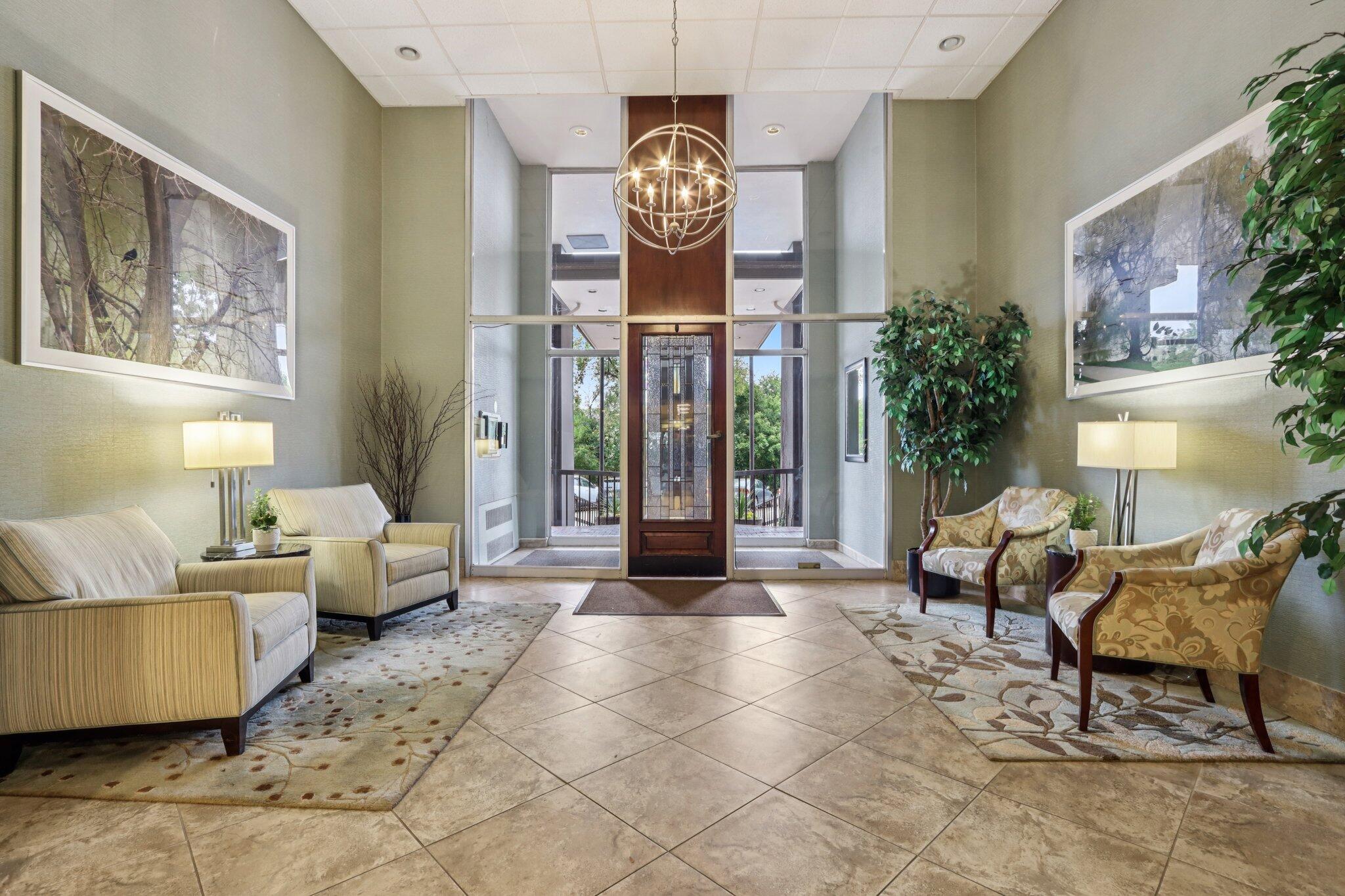 1919 North Summit Avenue, Unit 1D Milwaukee, WI 53202 - Photo 34 of 37 47-web-or-mls-N Summit Ave 1D-S1410-047