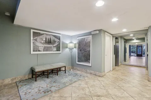 $329,500 | 1919 North Summit Avenue, Unit 1D, Milwaukee, WI 53202