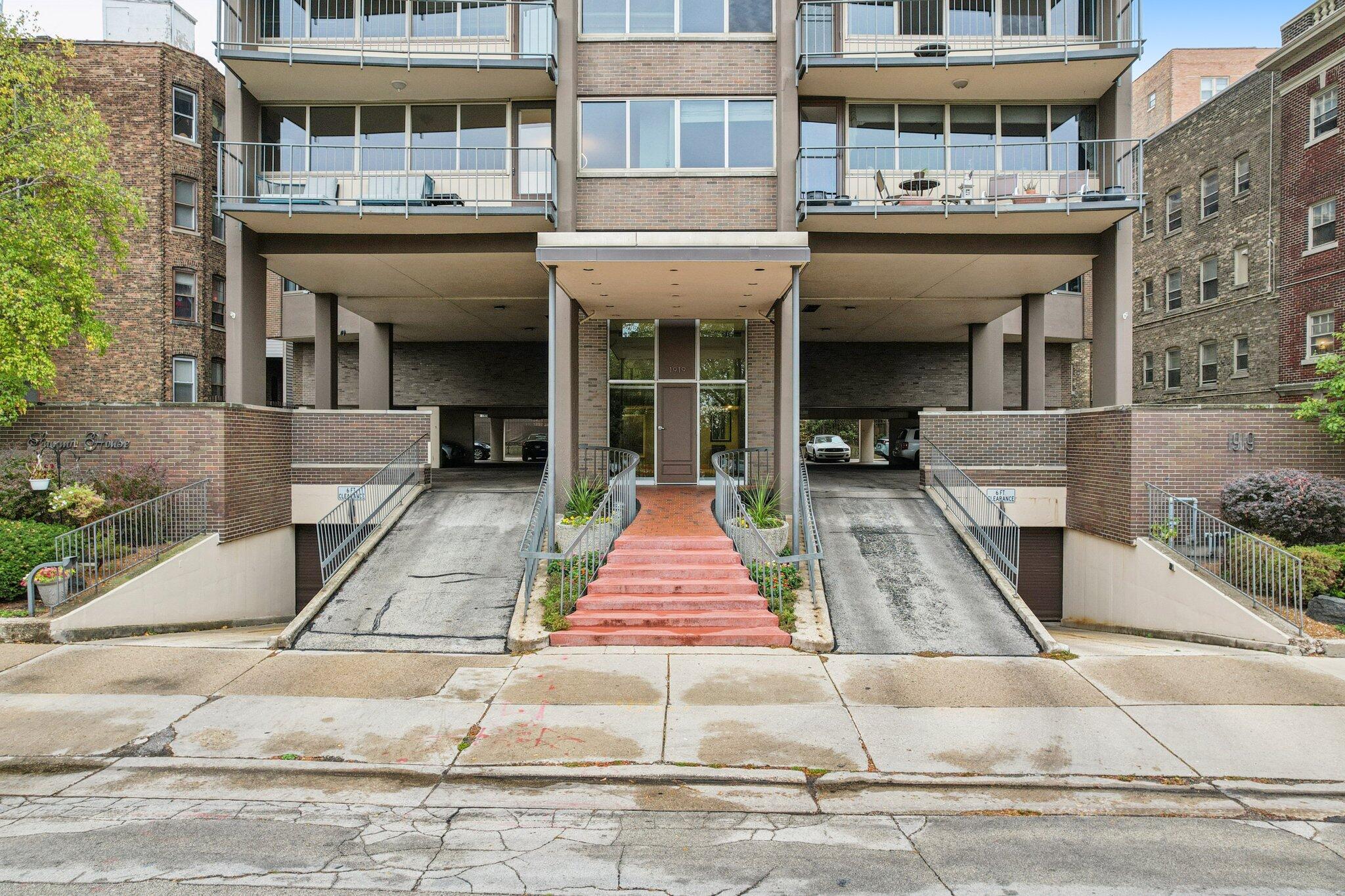 1919 North Summit Avenue, Unit 1D Milwaukee, WI 53202 - Photo 36 of 37 1-web-or-mls-N Summit Ave 1D-S1410-001