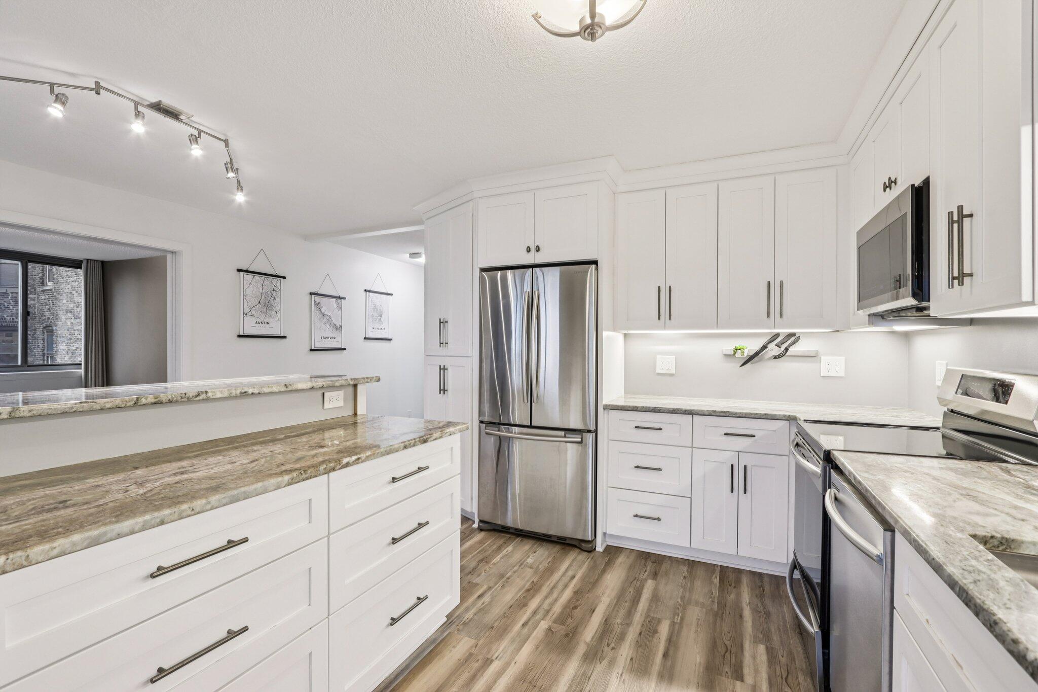 1919 North Summit Avenue, Unit 1D Milwaukee, WI 53202 - Photo 4 of 37 15-web-or-mls-N Summit Ave 1D-S1410-015