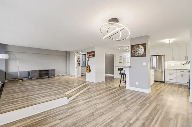 $329,500 | 1919 North Summit Avenue, Unit 1D, Milwaukee, WI 53202