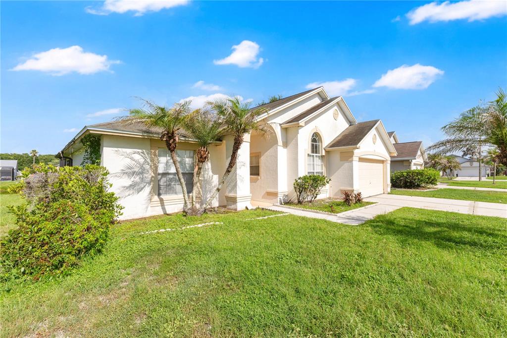 103 Moss Bluff Road Kissimmee, FL 34746 - Photo 2 of 26