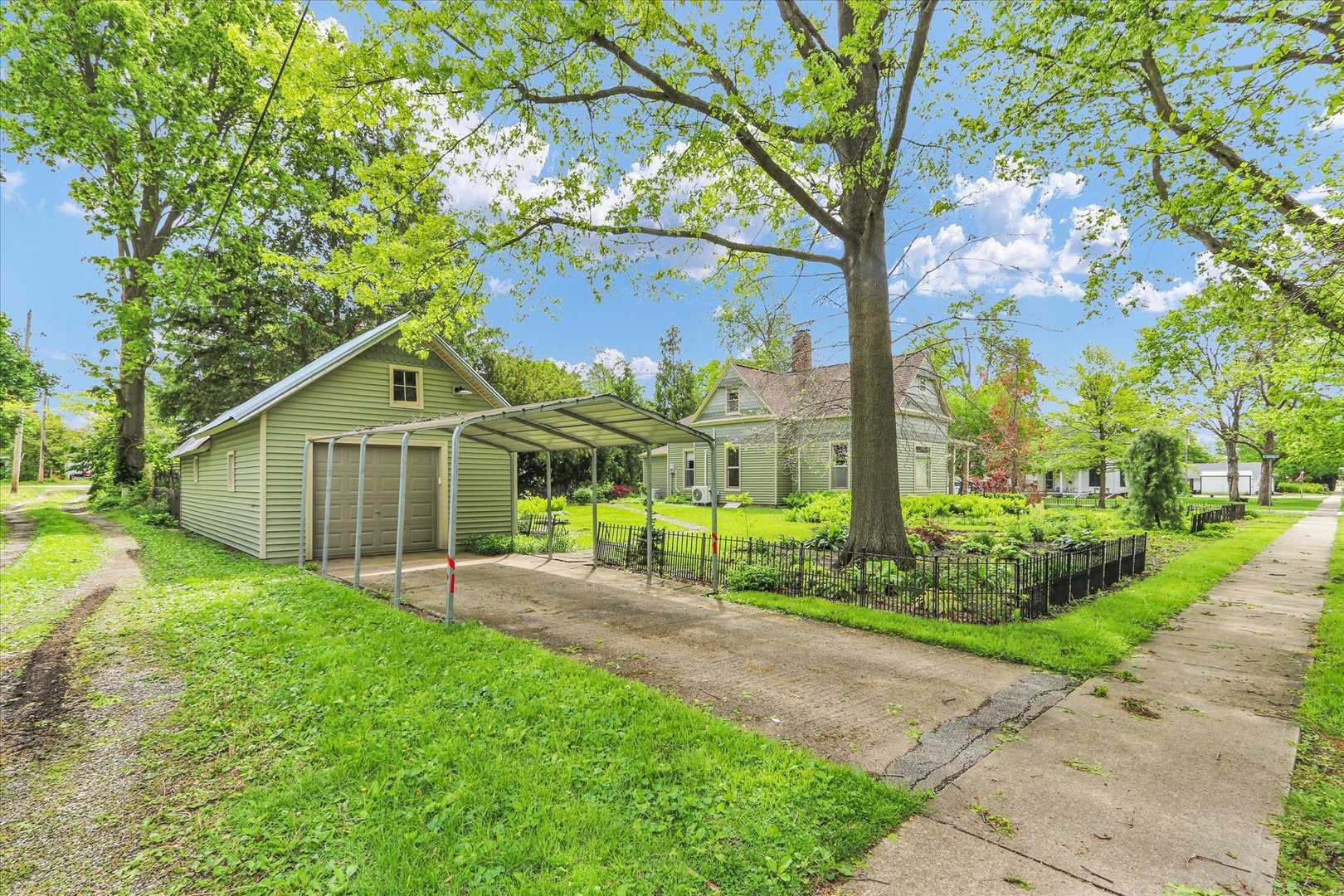 108 5th Street St. Joseph, IL 61873 - Photo 11 of 41