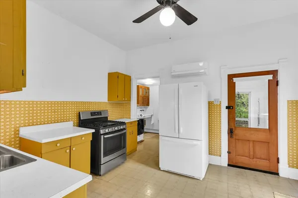 $185,000 | 108 5th Street, St. Joseph, IL 61873