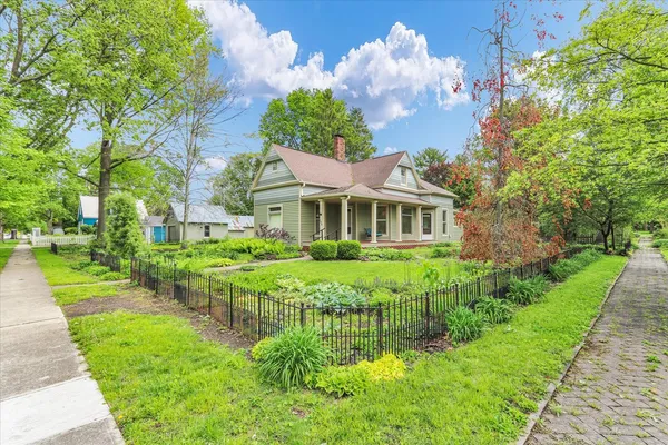 $185,000 | 108 5th Street, St. Joseph, IL 61873