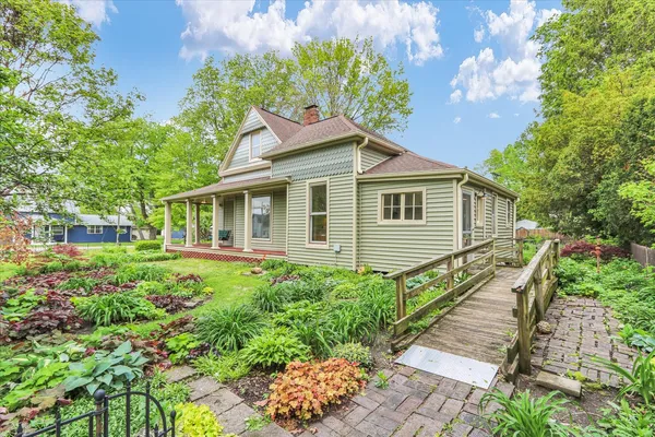 $185,000 | 108 5th Street, St. Joseph, IL 61873