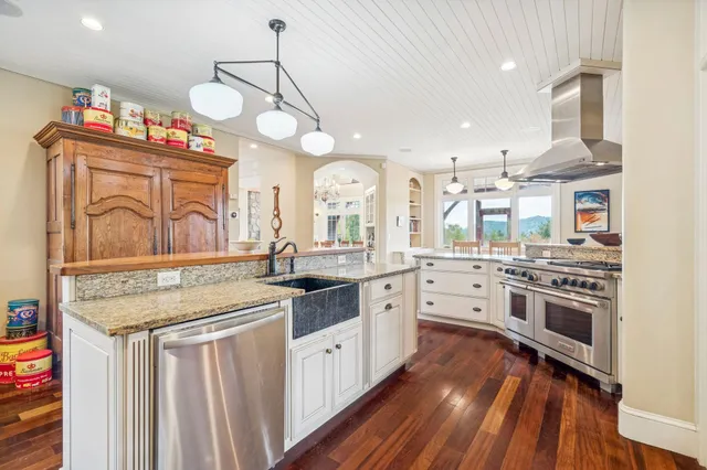 $3,500,000 | 10 Tavern Lane, Lyme, NH 03768