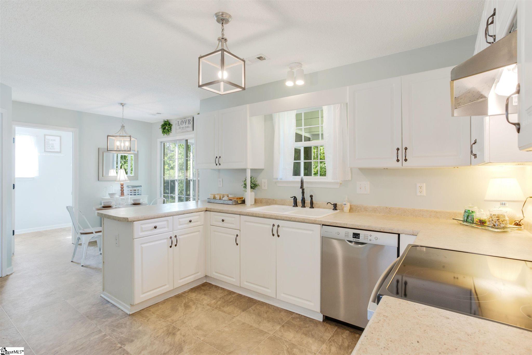 303 Riverside Chase Circle Greer, SC 29650 - Photo 12 of 32 Gallery Image 12